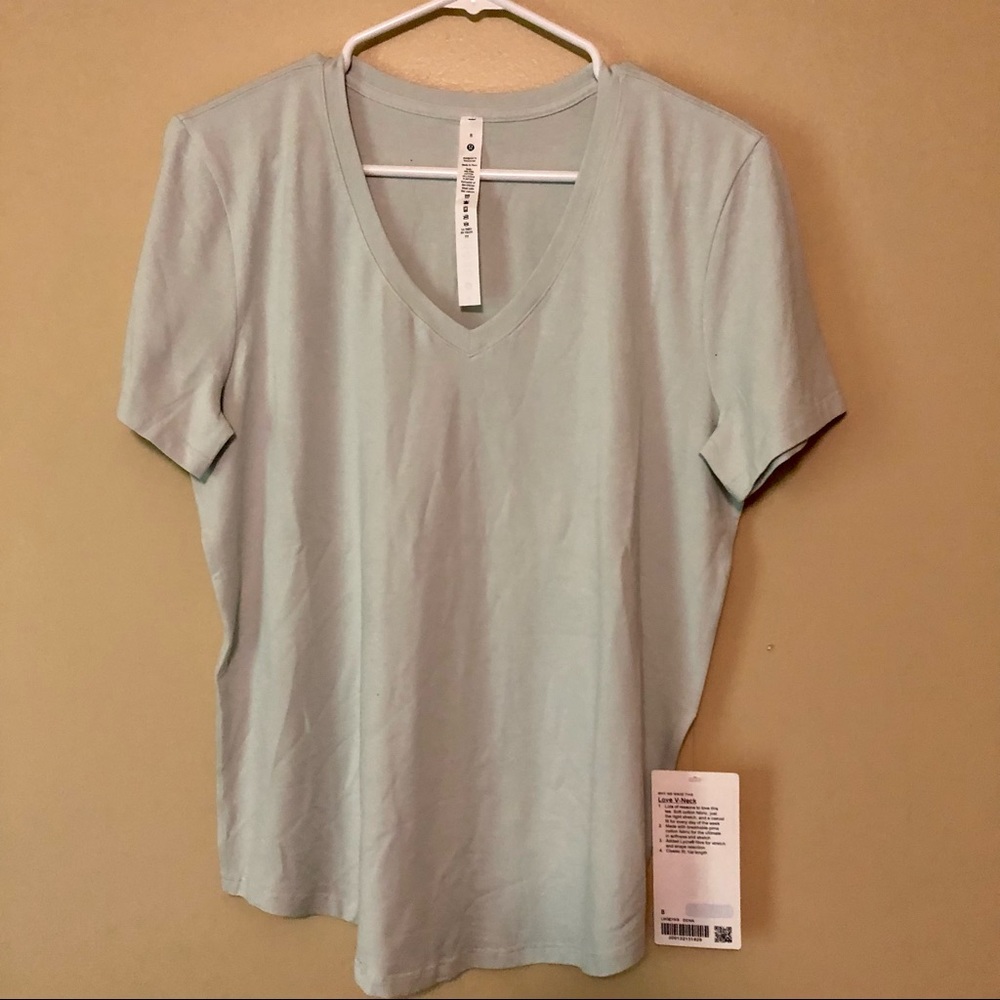 NWT Lululemon Love Tee V-Neck Rounded Hem Ocean
